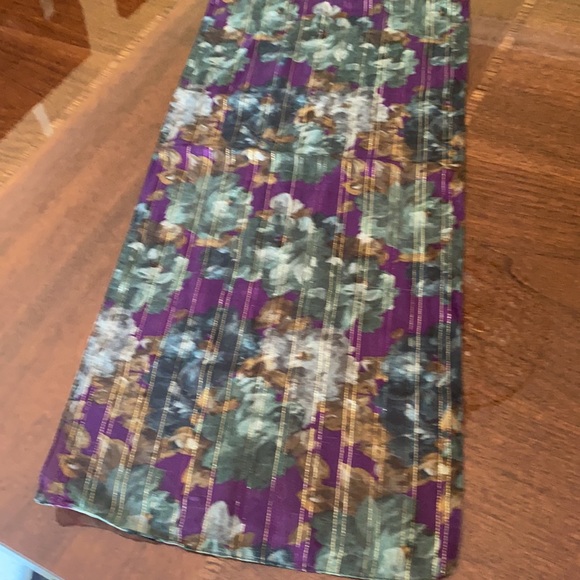 Lovely designer floral pattern multicolored scarf - Picture 2 of 10